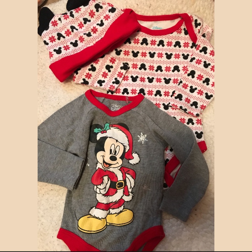 NWOT Disney baby unisex bodysuits & hat 0-3 months